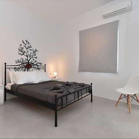 The Local House Apartment Parikia  Exterior photo