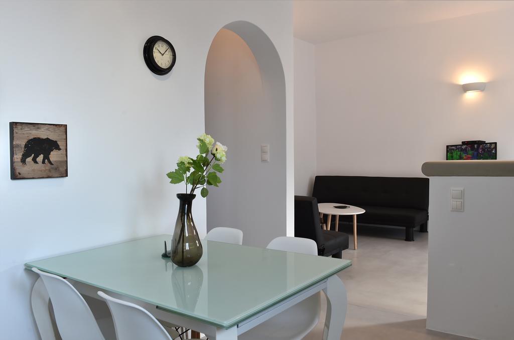 The Local House Apartment Parikia  Exterior photo