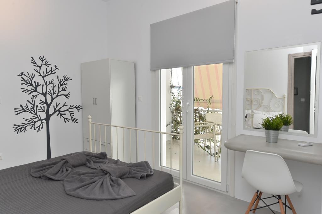 The Local House Apartment Parikia  Exterior photo